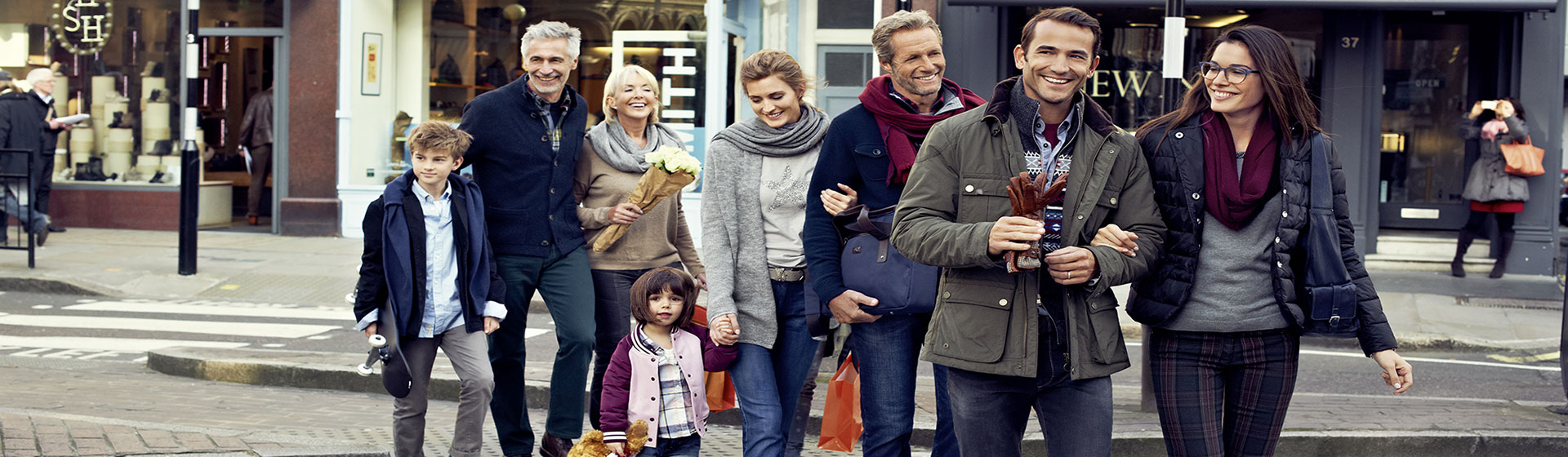 Veliki izbor odeće za žene i muškarce.